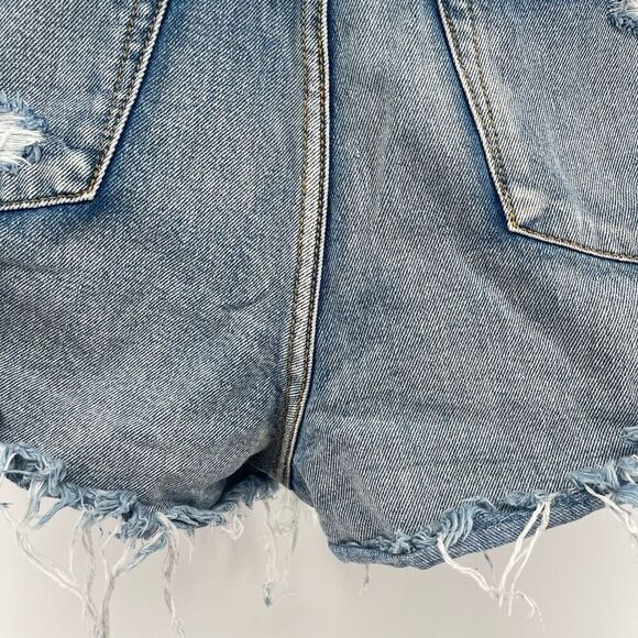 Fashion Nova Cooper Light Wash Distressed Cut-Off Button Fly Denim Shorts Large - Picture 12 of 16